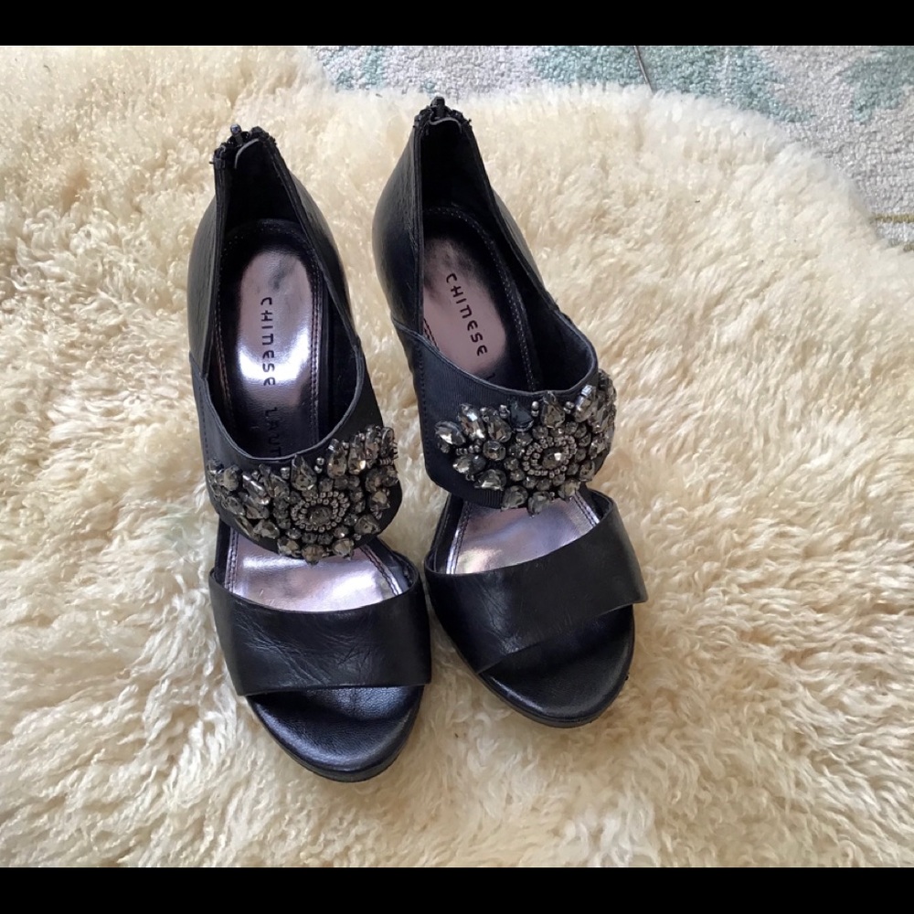 Shoes - Picture 4 of 15